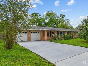 Building Photo - 8014 Dellanera Rd