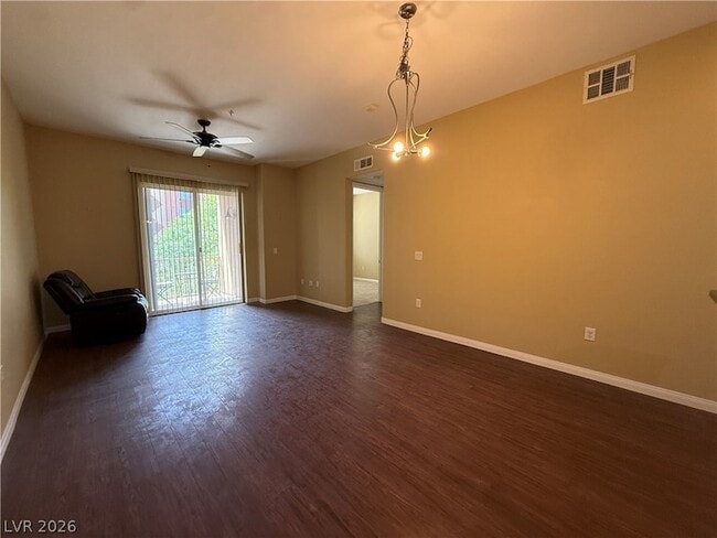 Foto del edificio - 68 E Serene Ave