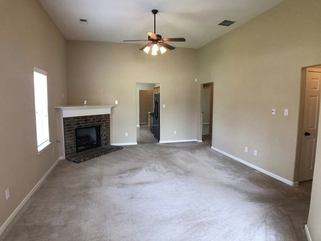 Building Photo - Cordova Home Located in Quite Cove!