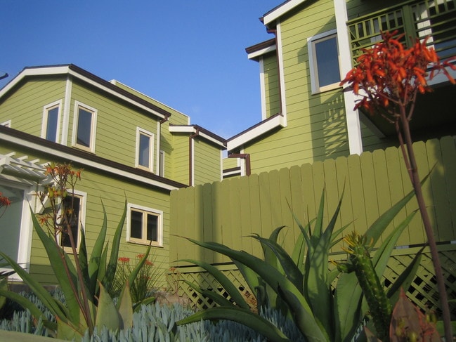Building Photo - The Bungalows at Ocean Park