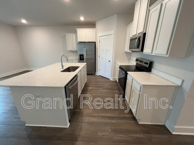 Building Photo - 5823 Sargassum Ln