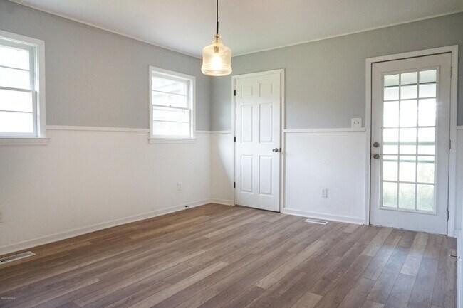 Building Photo - 2761 Shaw Hwy