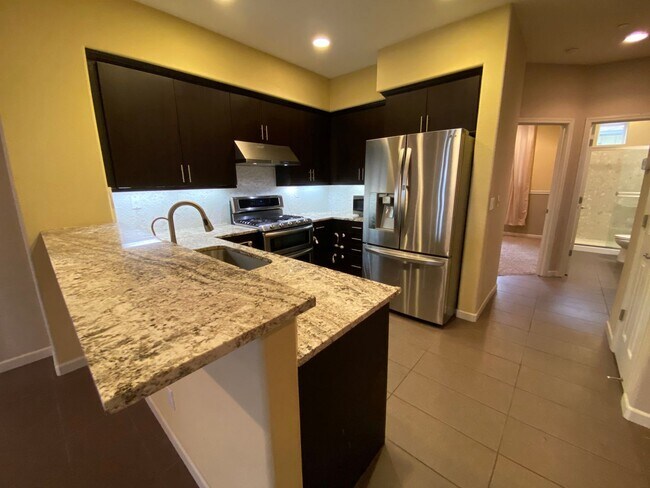 Foto del edificio - 4Br4Ba Former Model Townhouse Top of the L...