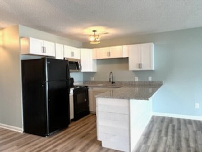 Foto del edificio - 500 Fairway Village Dr