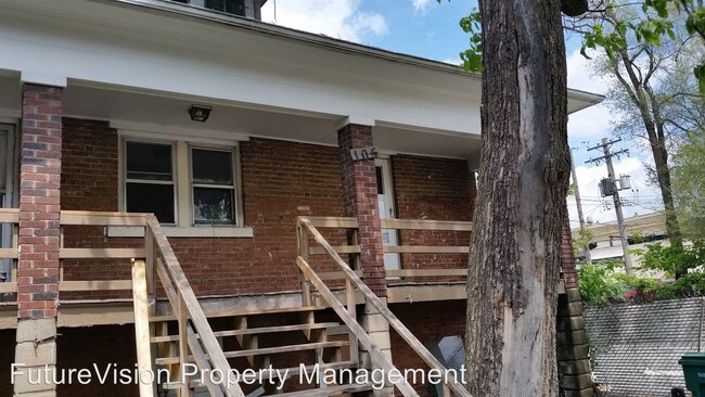 Building Photo - 105 E Clinton St