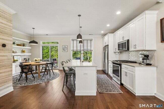 Foto del edificio - 21 Brentwood Cir