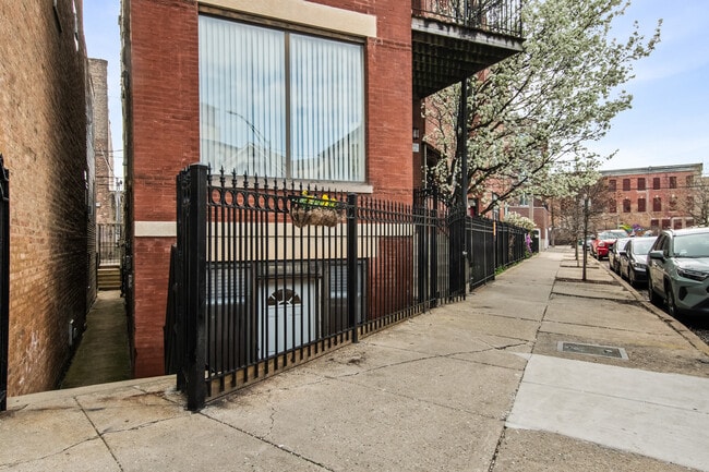 Building Photo - 1739 W Beach Ave