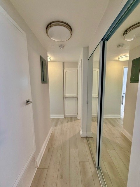 Foto del edificio - 1595 E Chevy Chase Dr