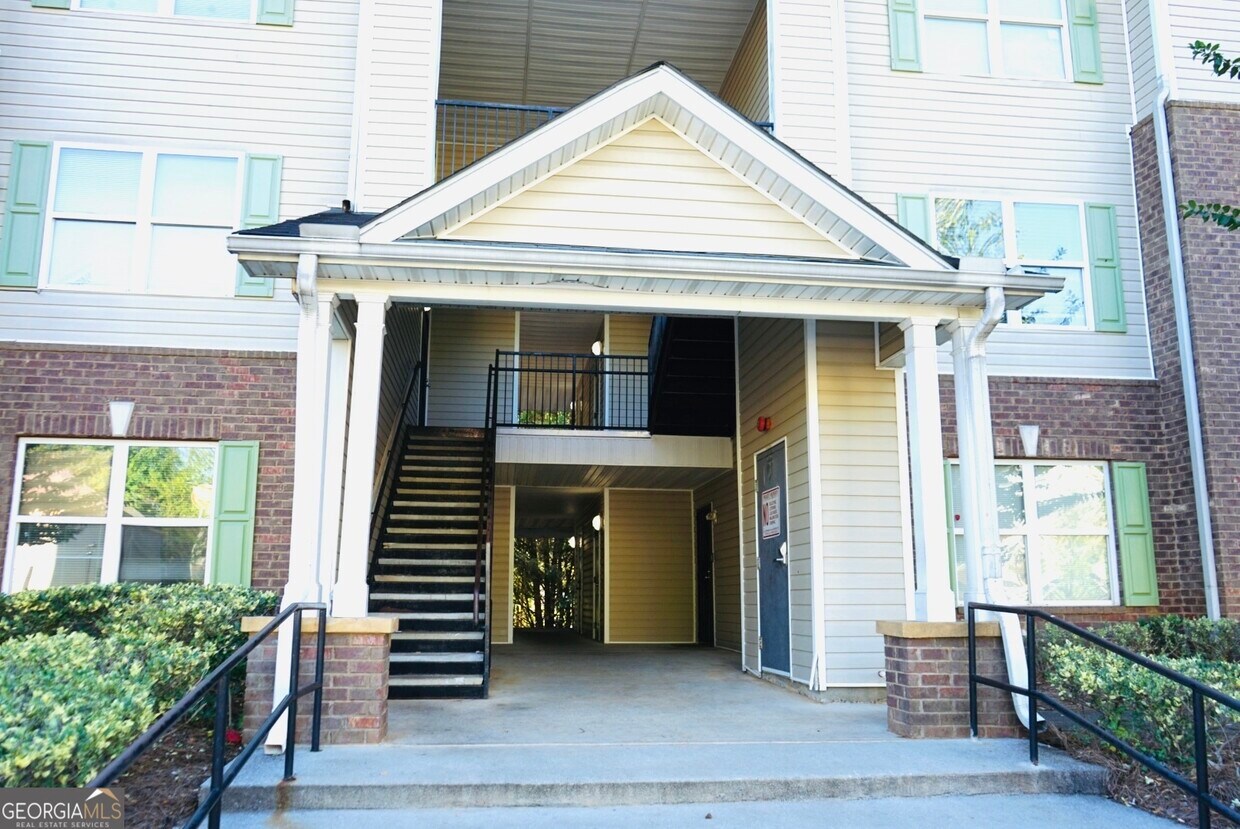 Foto principal - 12101 Fairington Ridge Cir