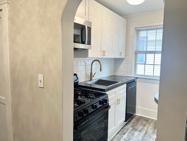 Kitchen - 514 Walnut Ave