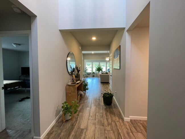 Building Photo - 3721 N 39th St