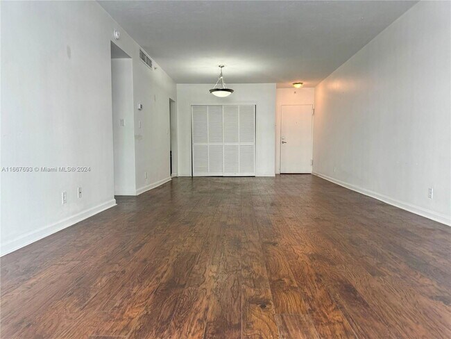 Building Photo - 3001 S Ocean Dr