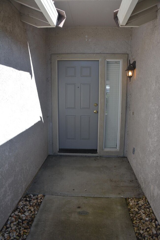 Foto del edificio - Updated and clean Dallas Ranch area 4 bedr...