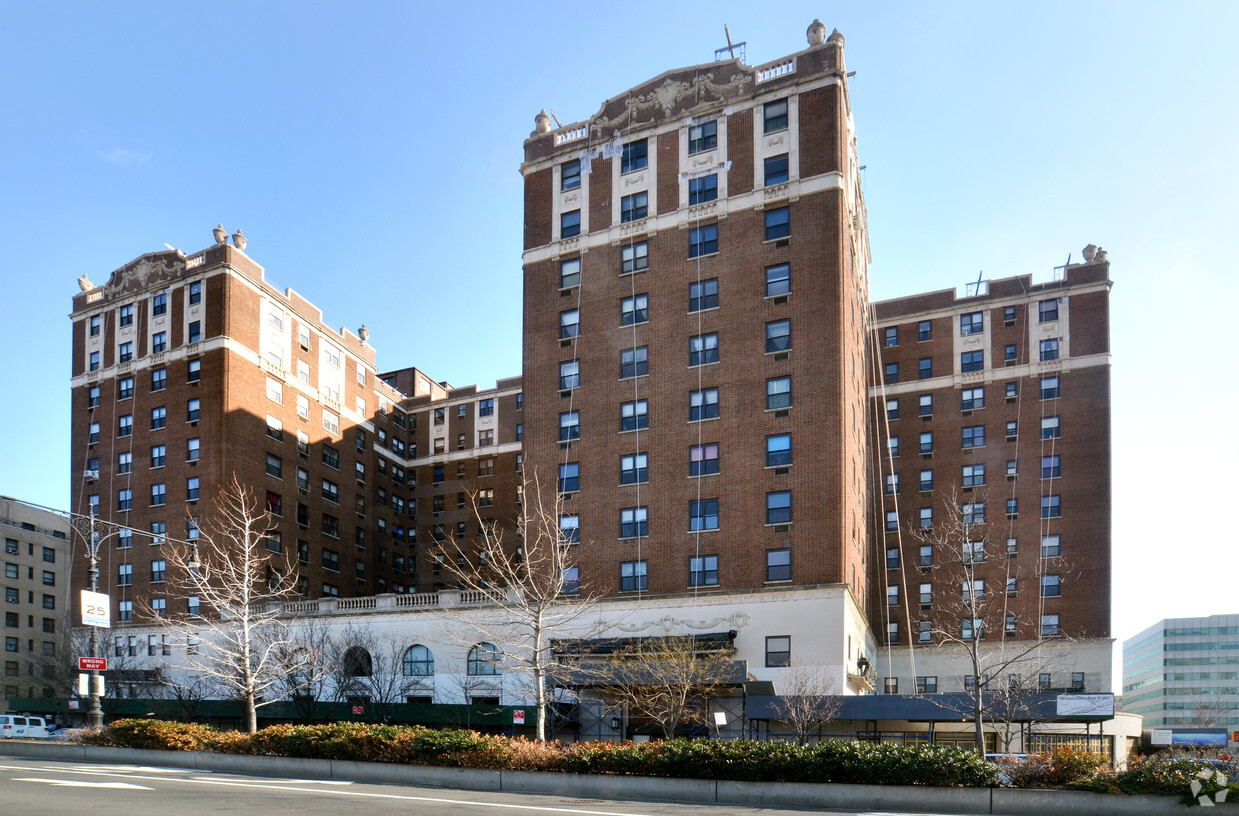 Primary Photo - Concourse Plaza