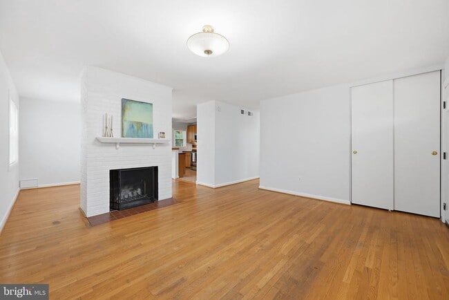 Foto del edificio - 3908 Braddock Rd