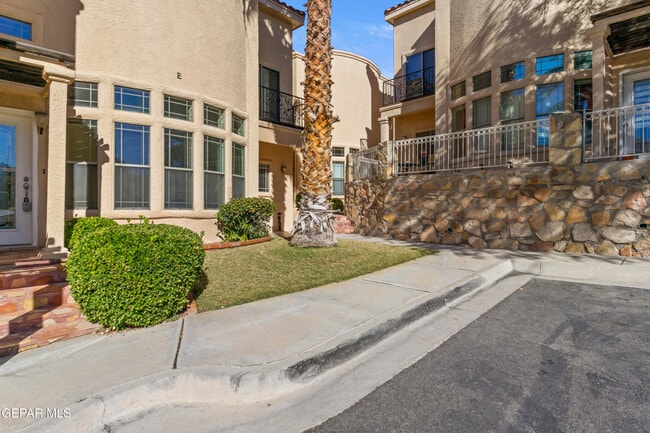 Building Photo - 5939 Bandolero Dr