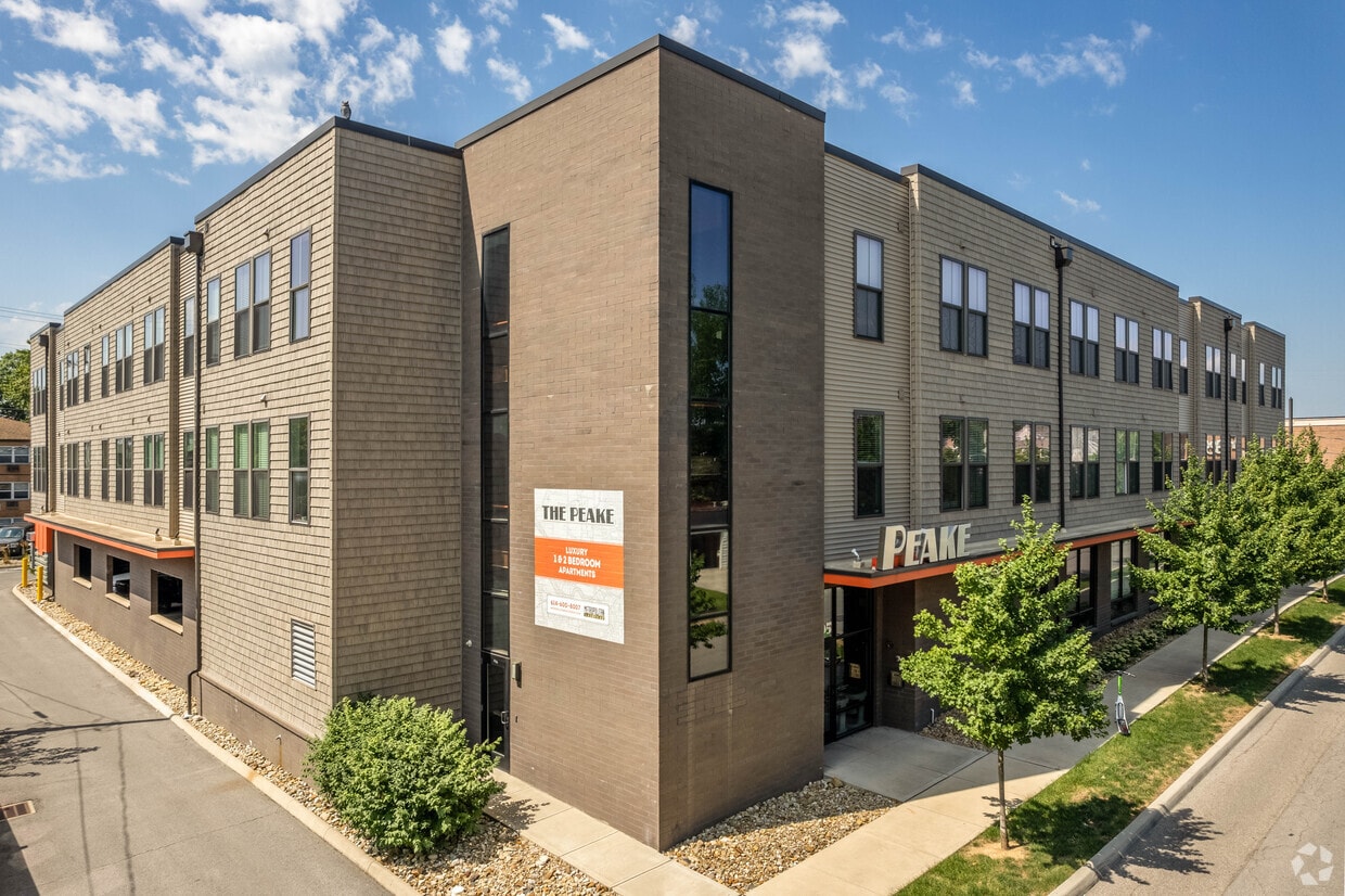 Primary Photo - Peake Apartments