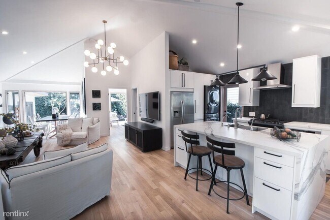 Foto del edificio - 3775 Maplewood Ave