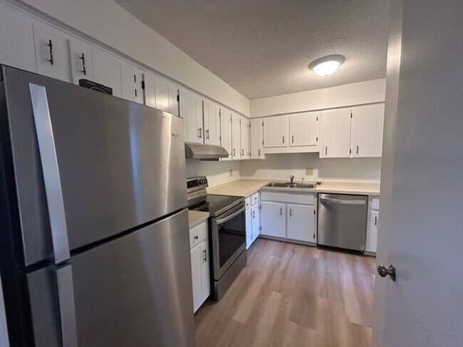 Foto del edificio - 4116-4120 Arckelton Drive