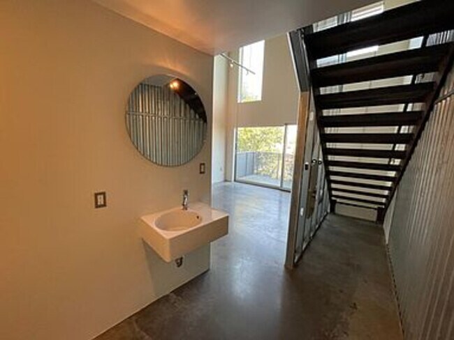 Building Photo - 3457 Ringsby Ct
