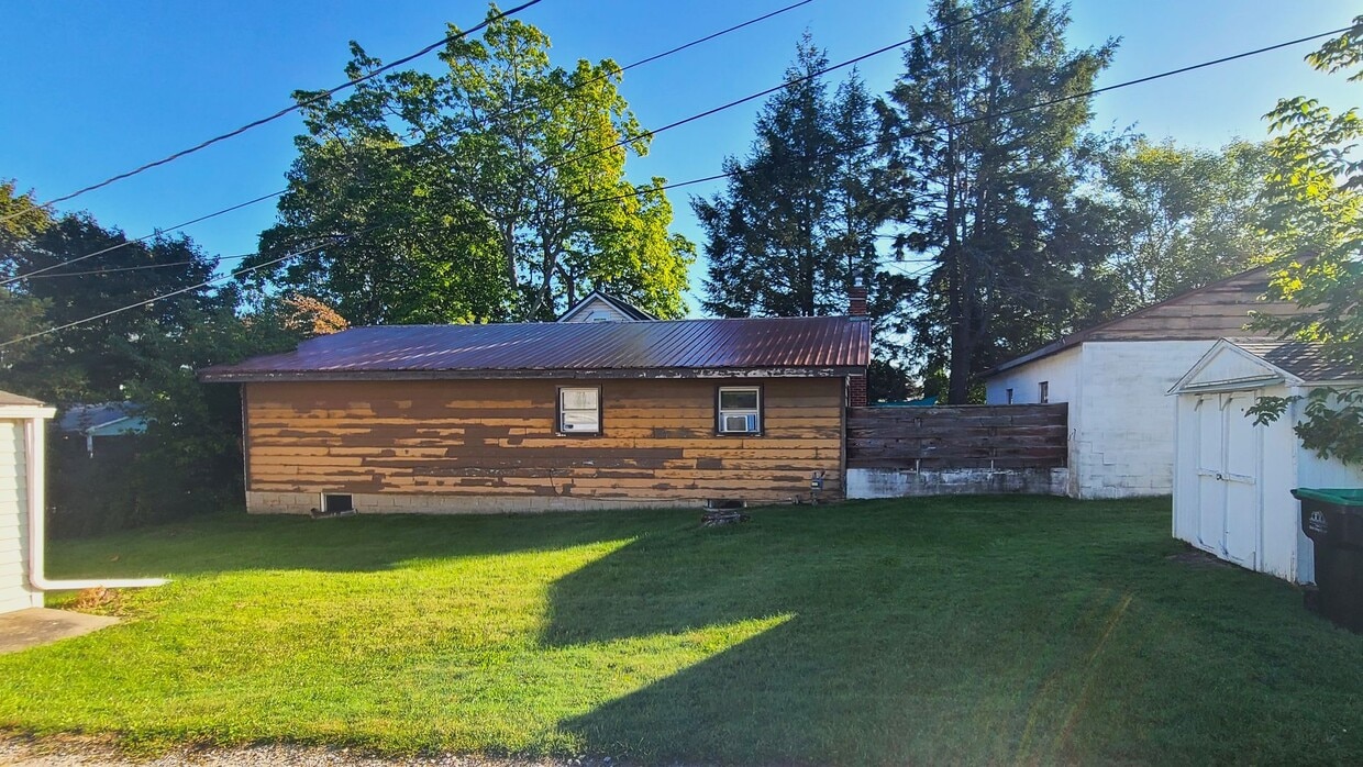 Building Photo - Your Own Bathroom in 3-Bedroom Student Hou...