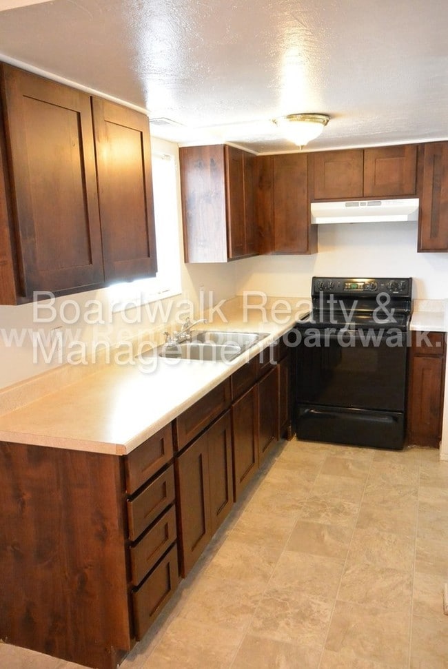 Building Photo - 3359 W 4100 S