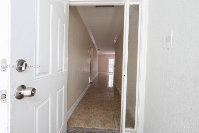 Building Photo - 1366 Seaview