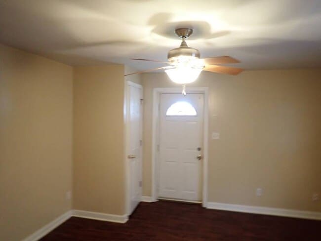Building Photo - 410 Daly Avenue