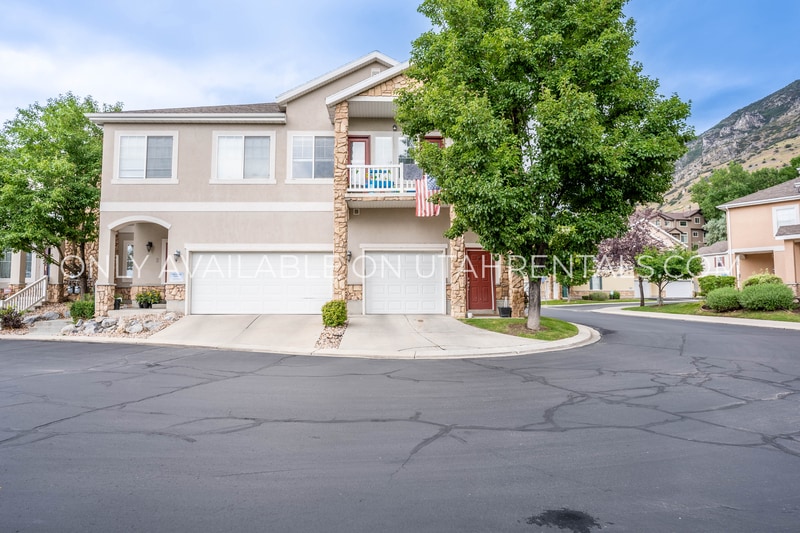 Primary Photo - 1028 Canyon Vista Rd