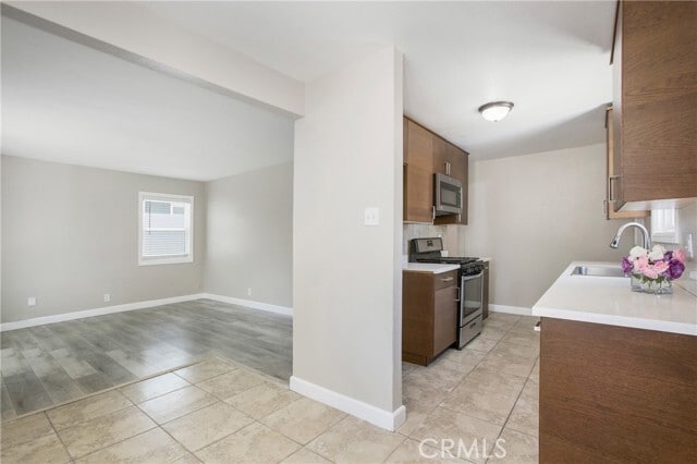 Foto del edificio - 634 Willow Dr