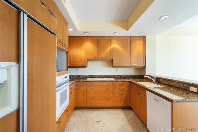 Building Photo - 13611 Deering Bay Dr