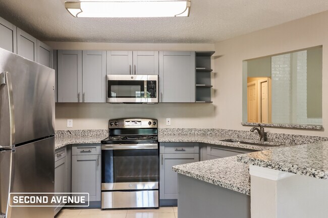 Building Photo - 17633 Meadowbridge Dr