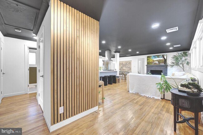 Foto del edificio - 93 Manhasset Trail