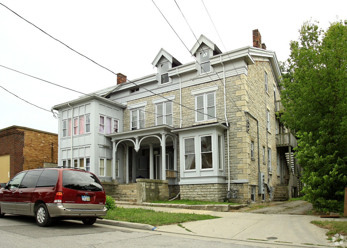 Primary Photo - 213 Fulton St