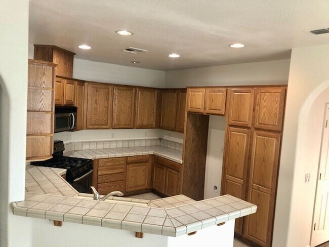 Foto del edificio - Beautiful 3 Bedroom 2 Bath Home in North N...