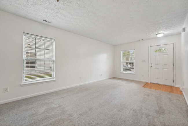 Foto del edificio - 5216 Dilbagh Dr