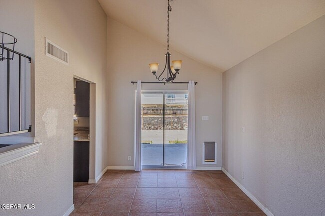 Foto del edificio - 5717 Saplinas Rd