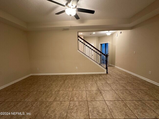 Building Photo - 141 Richmond Dr