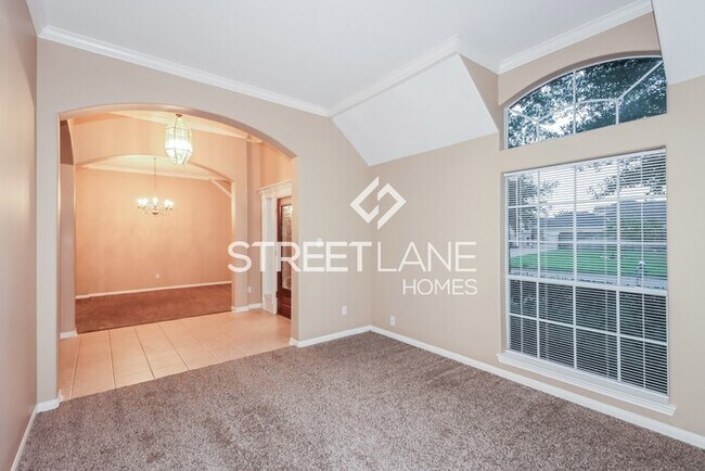 Foto del edificio - 3 Bed/3 Bath Home with 3-Car Garage!