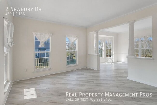 Photo - 2 Newbury Dr House