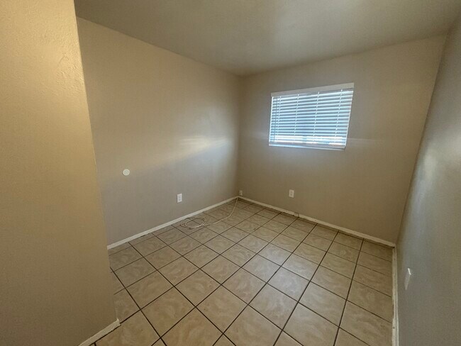 Foto del edificio - 420 E Navajo Rd