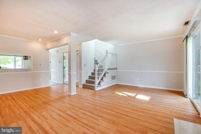 Building Photo - 704 Stillhouse Ln