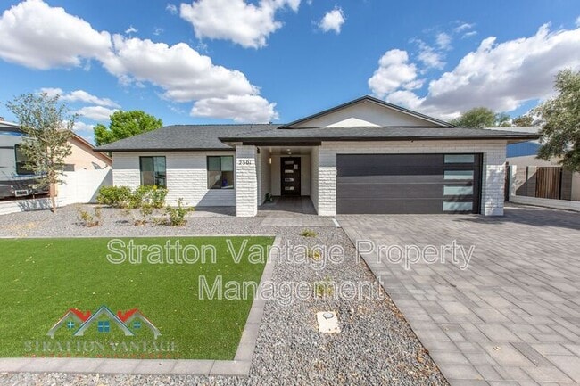 Building Photo - 2301 N Los Altos Dr