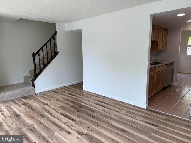 Foto del edificio - 112 Savannah Ct