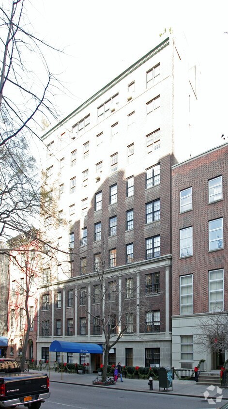 Primary Photo - 35 W 9th St