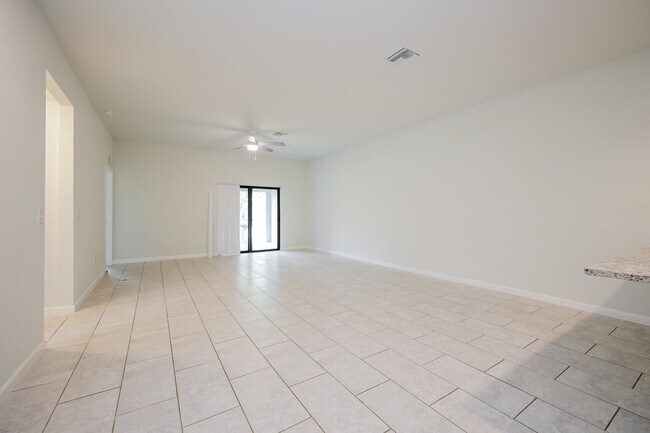 Foto del edificio - 7636 Carrier Rd