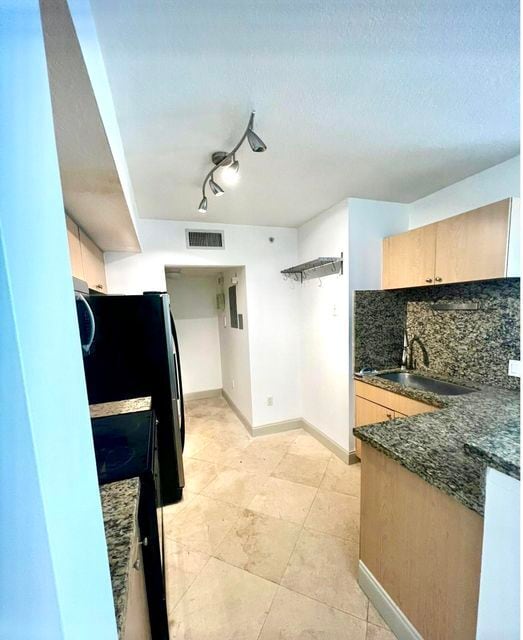 Building Photo - 1011 Villa Ln