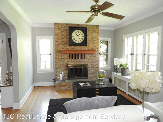 Building Photo - 5 br, 2 bath House - 1665 Jasmine Street