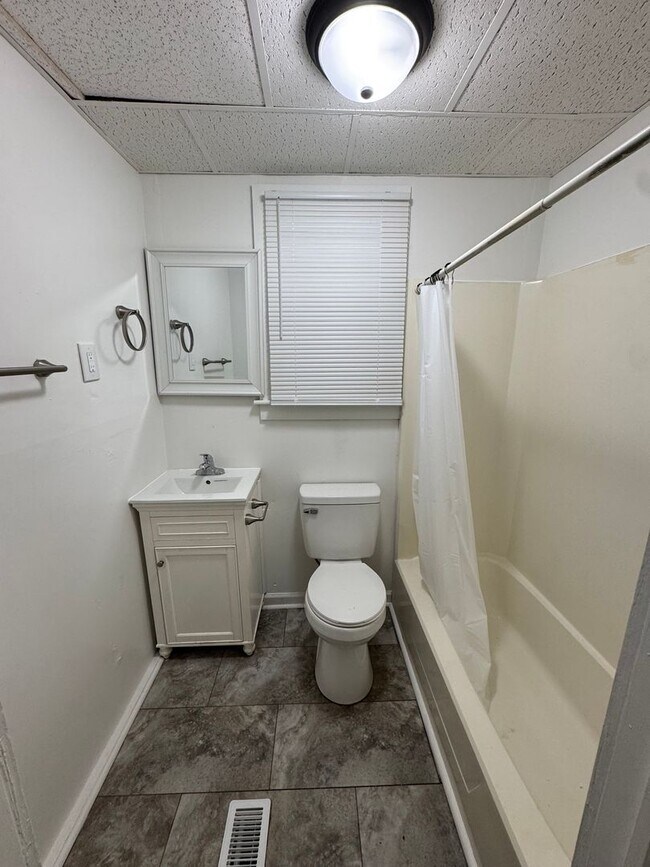 Foto del edificio - 106 E Maryland St