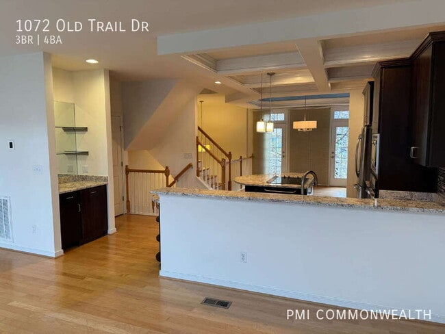 Foto del edificio - 1072 Old Trail Dr